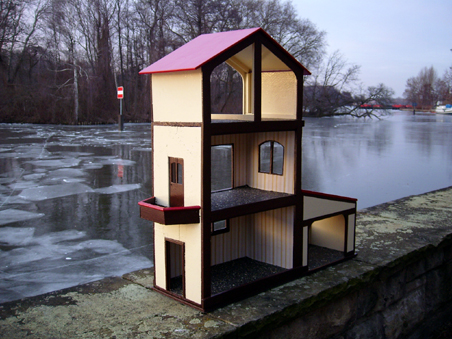 restauriertes Puppenhaus