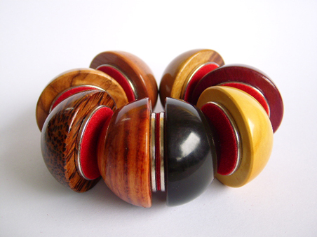 acht magneten bilden einen bunten ring